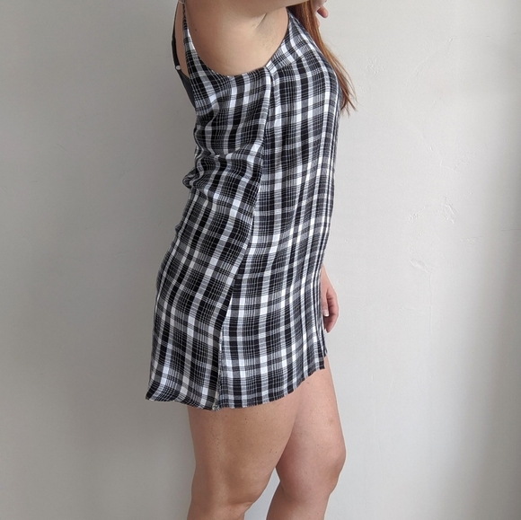 FINAL SALE 🌿HURLEY PLAID DRESS🌿 - Picture 2 of 5
